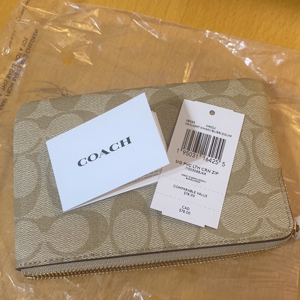 NWT Coach Wristlet Khaki/Bubblegum